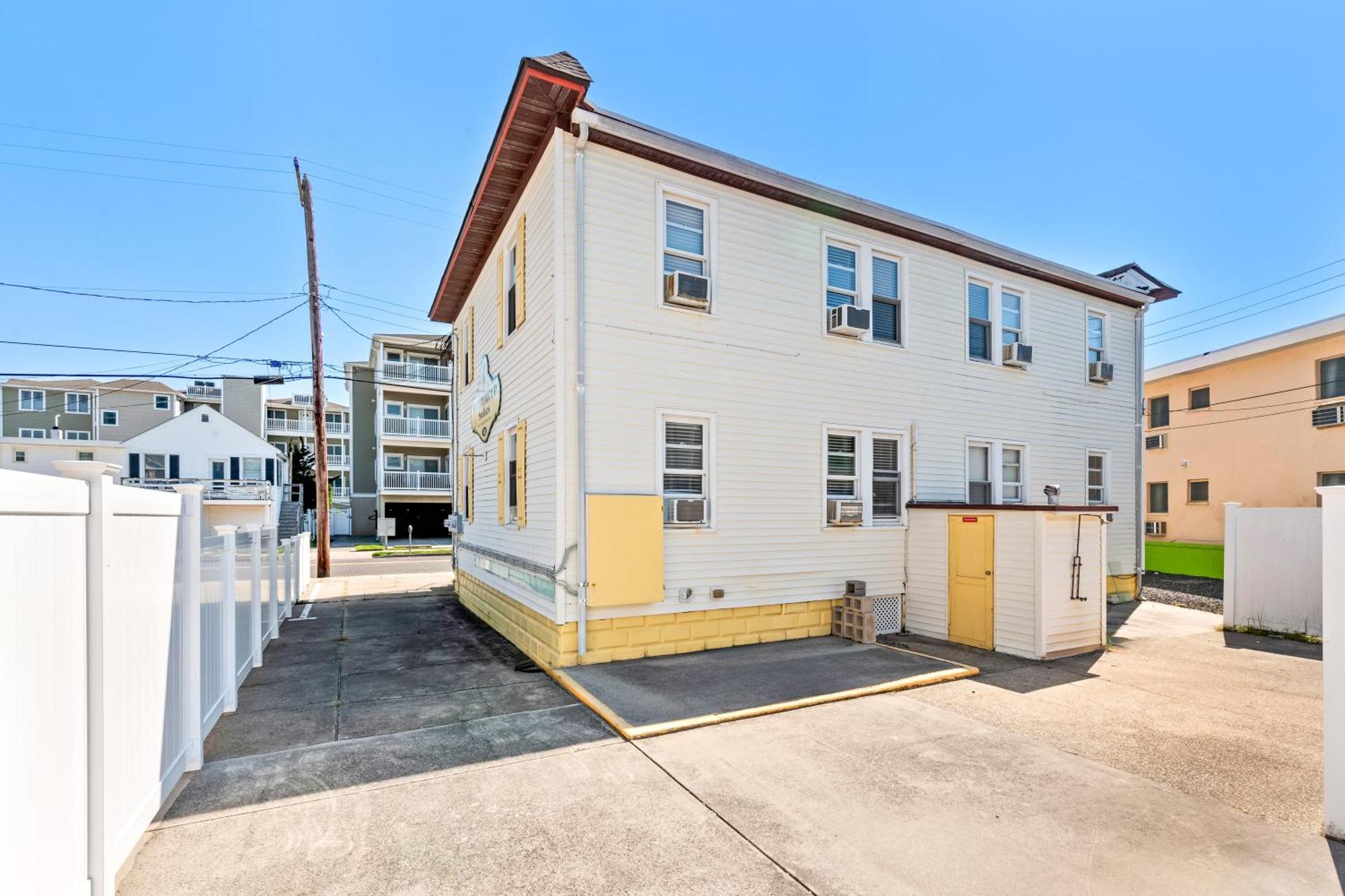 Buttercup Suites Wildwood Crest Beach Exterior photo